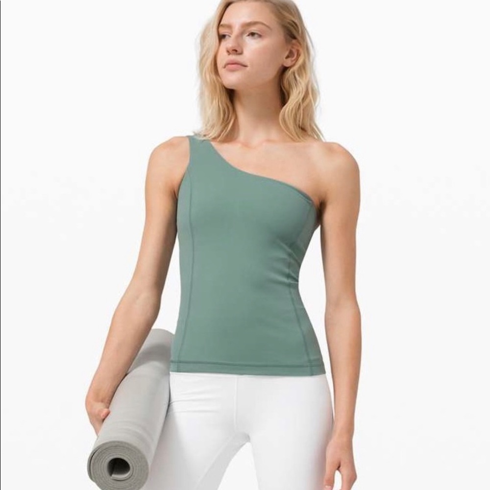 Lululemon cold shoulder tank